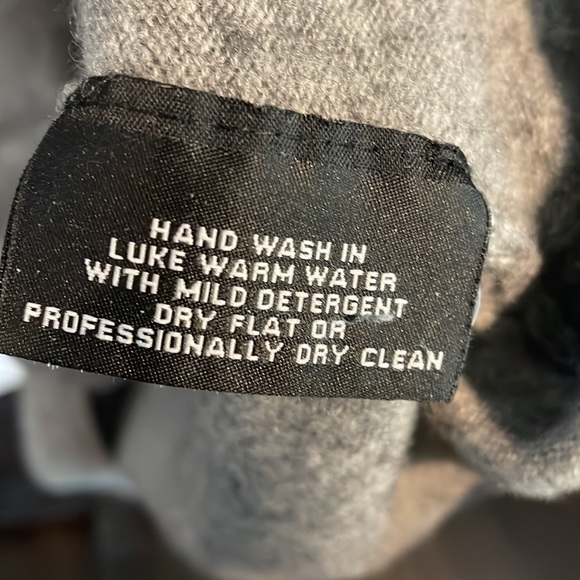 Sutton studio cashmere long sleeve sweater - Picture 4 of 8